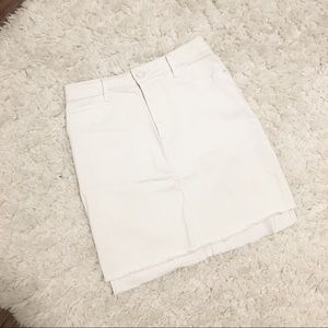 Abercrombie & Fitch Stretchy white denim skirt